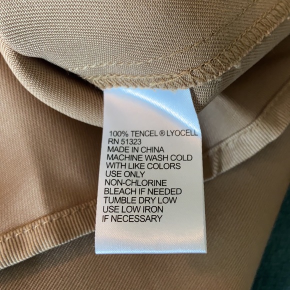 Cremieux Tan Blouse size large NWT - Picture 5 of 5